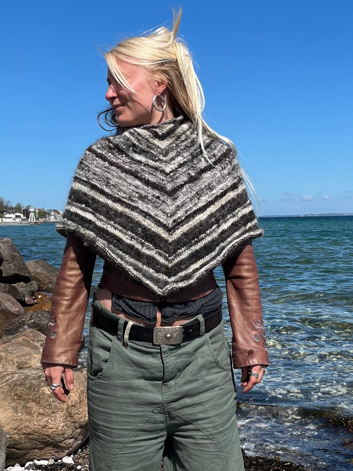 Dogmestrikket poncho