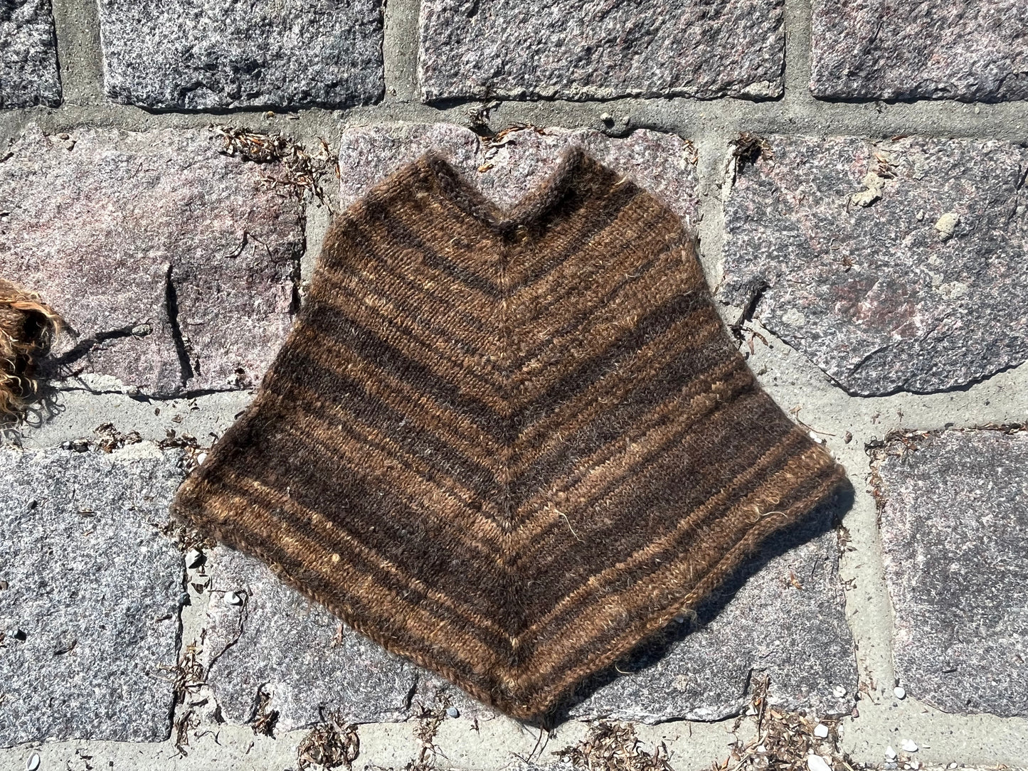 Dogmestrikket poncho