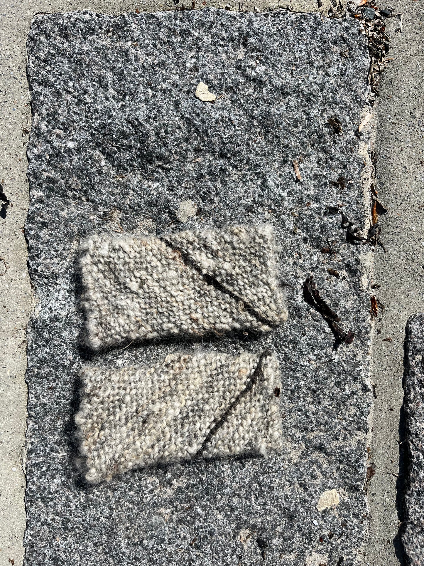 Dogmestrikket håndledsvarmere