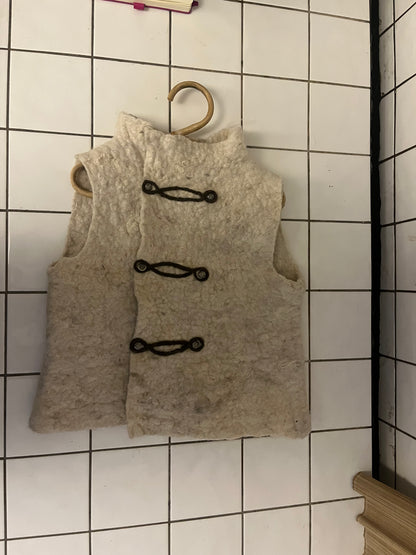 Filtet dobbeltradet cirkusvest