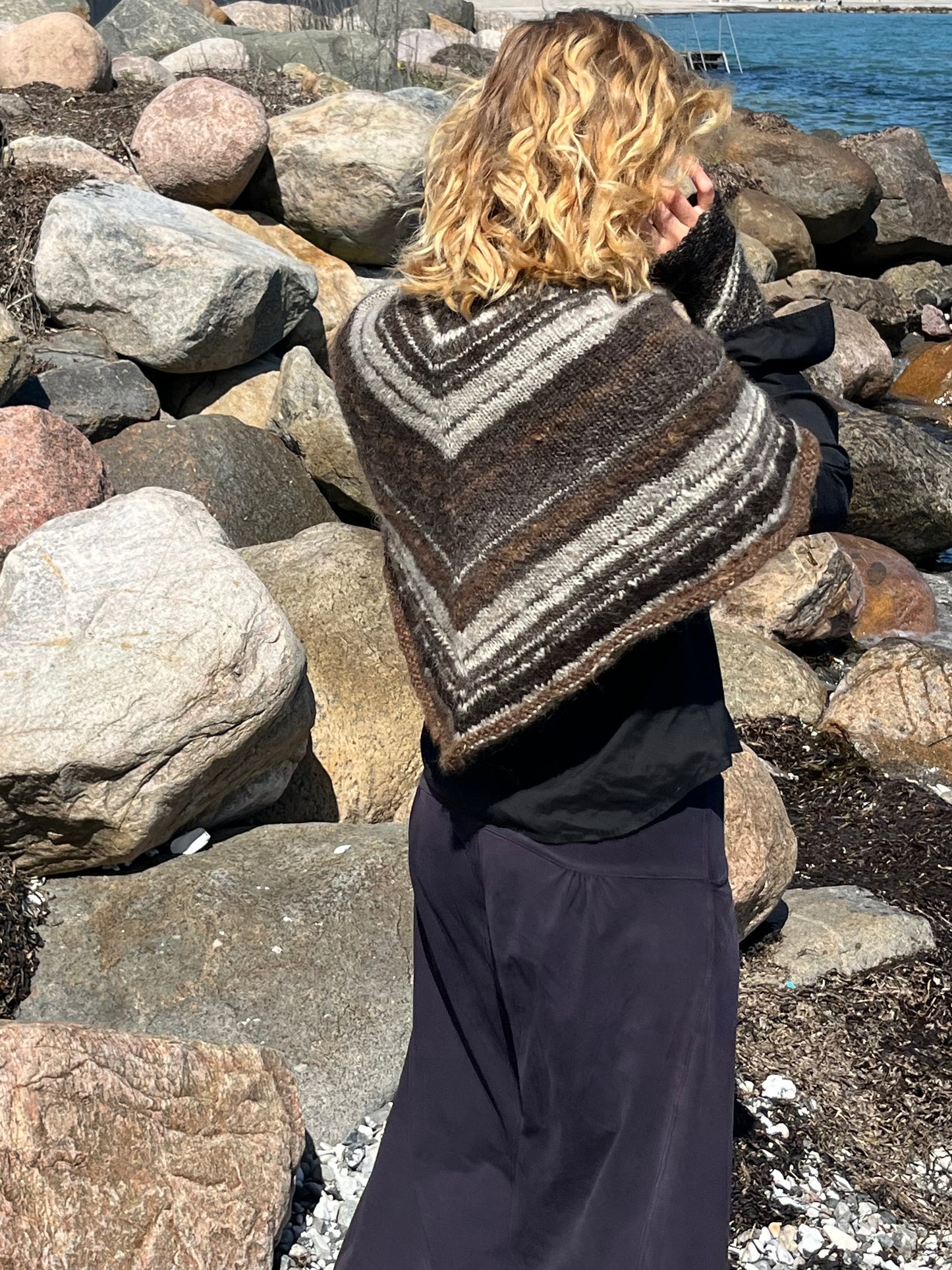 Dogmestrikket poncho