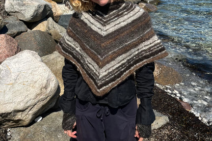 Dogmestrikket poncho