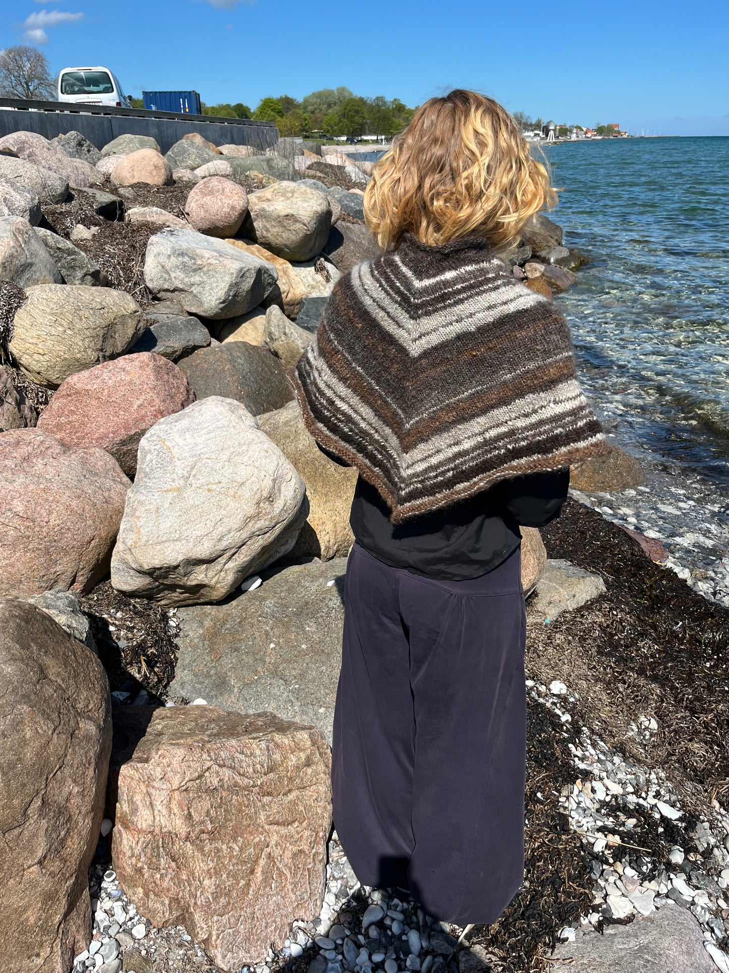 Dogmestrikket poncho