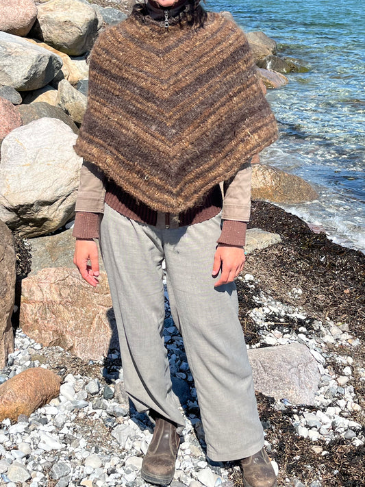 Dogmestrikket poncho