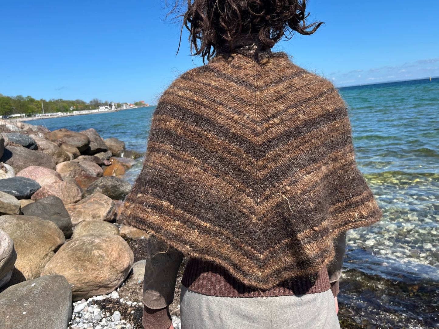 Dogmestrikket poncho