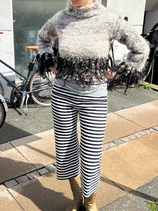 Dogmestrikket krøllet sweater